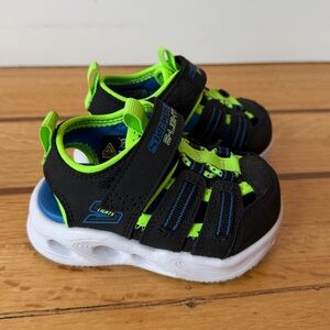 Skechers Toddler Black and Green Light-Up Sandals size 5